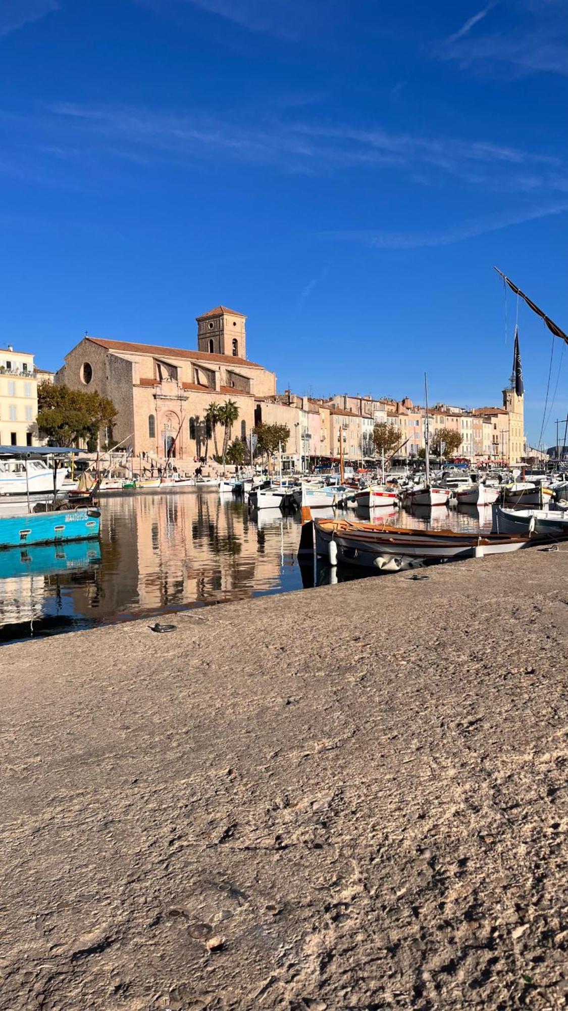 Appartement 2 Chambres Dans Residence Avec Piscine Et Parking La Ciotat Eksteriør bilde