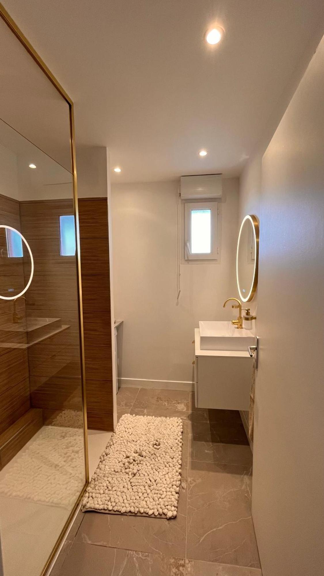 Appartement 2 Chambres Dans Residence Avec Piscine Et Parking La Ciotat Eksteriør bilde