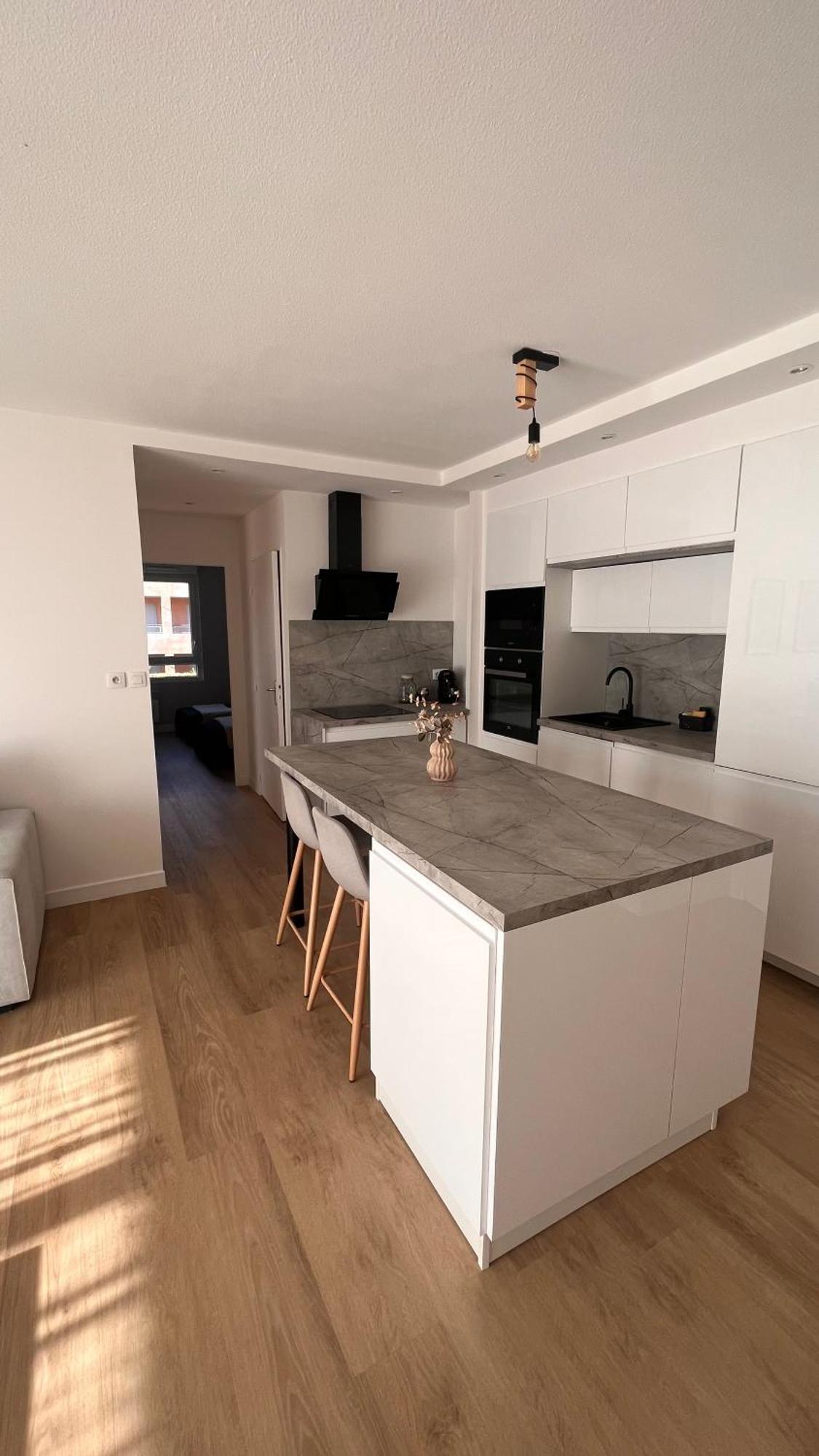 Appartement 2 Chambres Dans Residence Avec Piscine Et Parking La Ciotat Eksteriør bilde