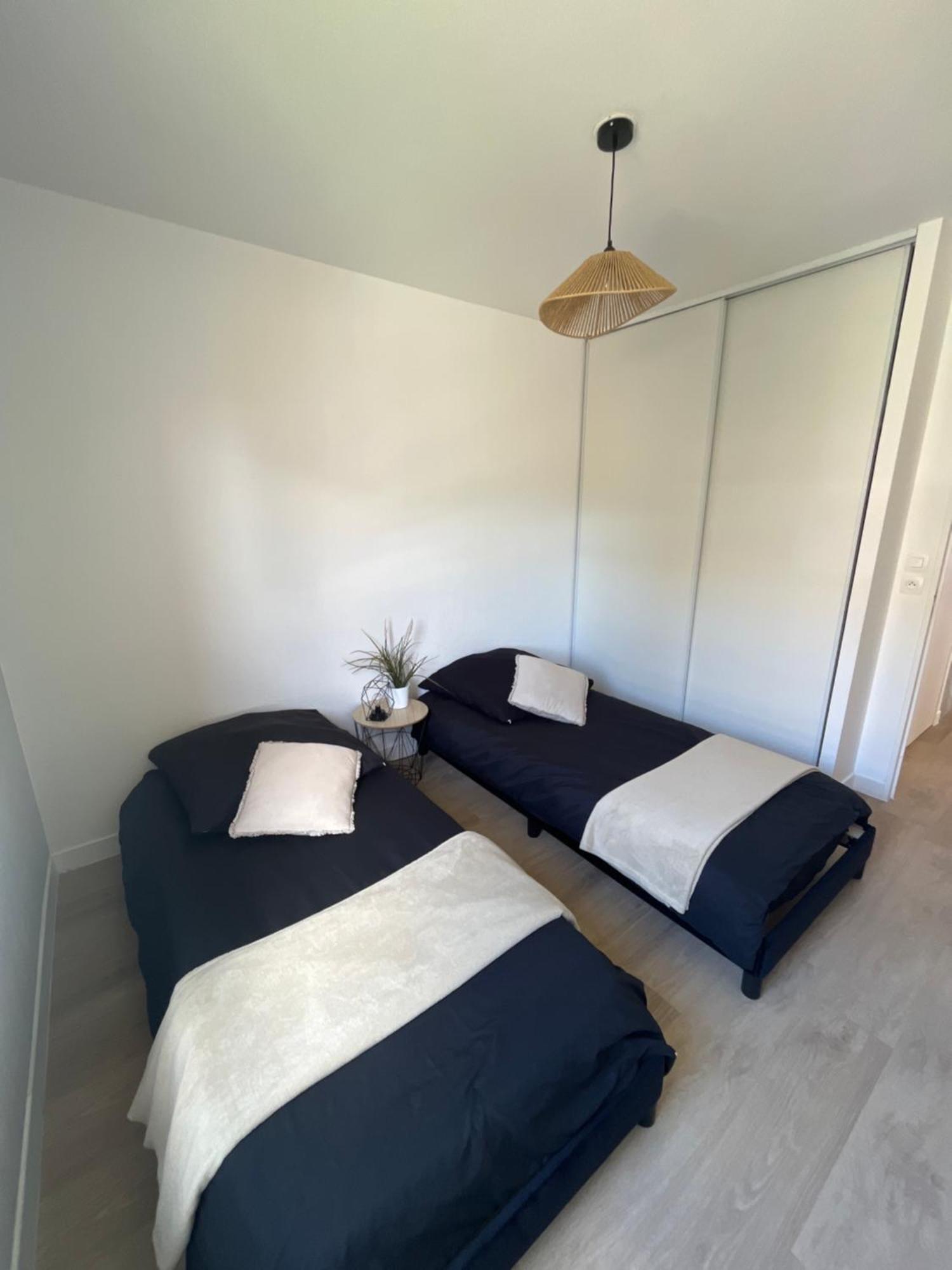 Appartement 2 Chambres Dans Residence Avec Piscine Et Parking La Ciotat Eksteriør bilde