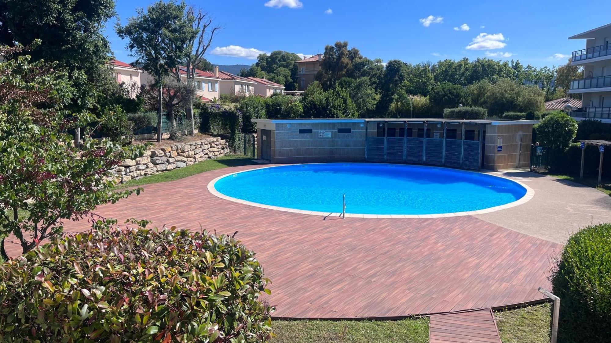Appartement 2 Chambres Dans Residence Avec Piscine Et Parking La Ciotat Eksteriør bilde